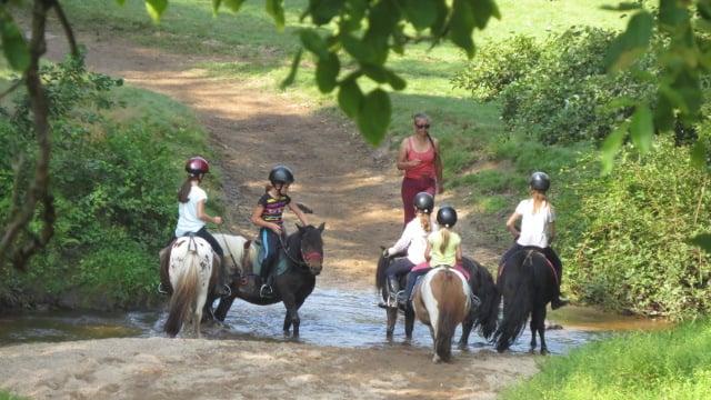 Poney club à Razès